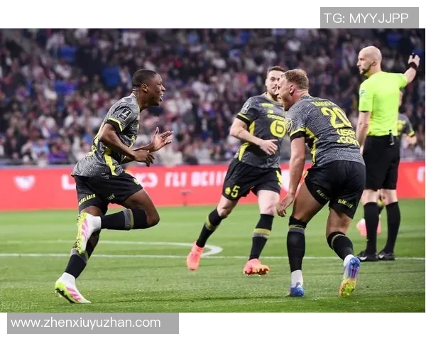 曼城与里昂精彩对决视频回放全程回顾与精彩瞬间分析 曼城与里昂精彩对决视频回放全程回顾与精彩瞬间分析